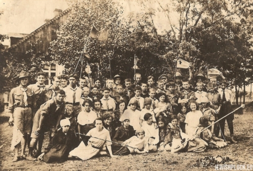 Summer camp of Hashomer Hatzair (in the photo, among others, Estera Wajcman and her friend Anka Szpidbaum), 1920s